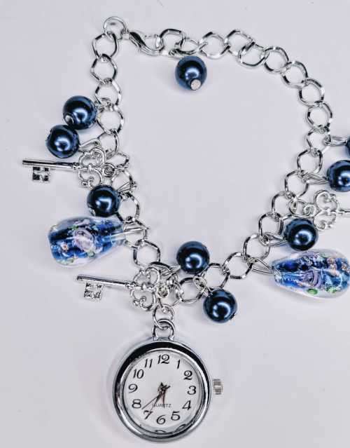 BEAUTIFUL CHARMED ANALOGUE BRACLET WATCH