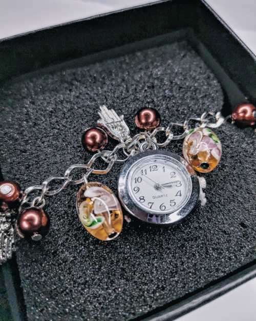 ELEGANT CHARMED ANALOGUE BRACELET WATCH