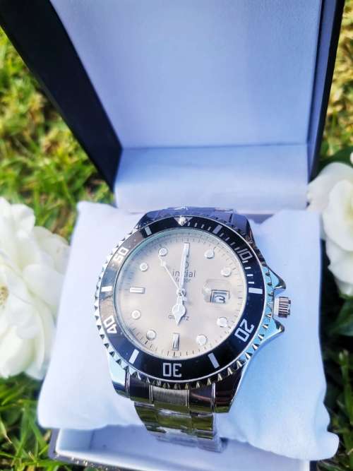 Initial Trùoppu Beddu Rotating Bezel Analog wrist watch
