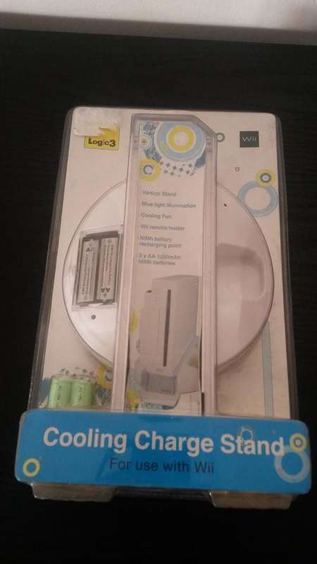 Wii COOLING CHARGE STAND (AMAZING)