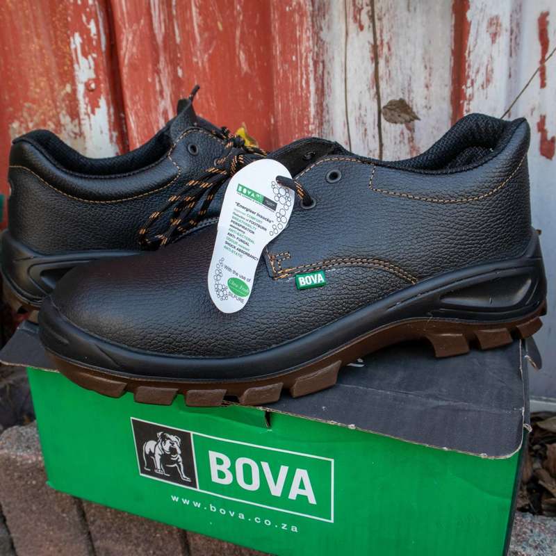 Bova Low Cut Safety Shoes - Neogrip B-90005 (Size 12)
