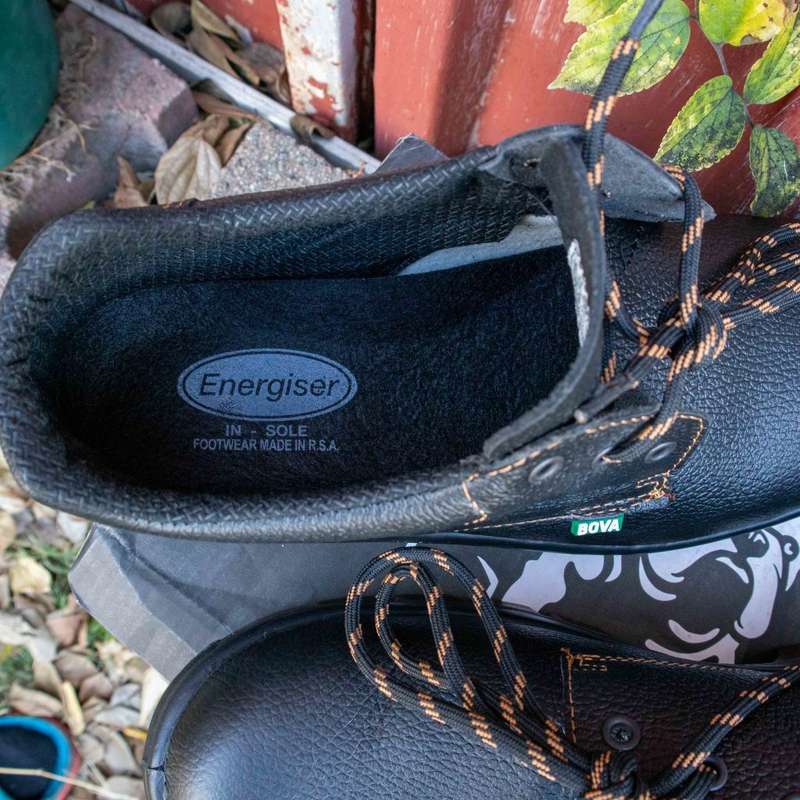 Bova Low Cut Safety Shoes - Neogrip B-90005 (Size 12)