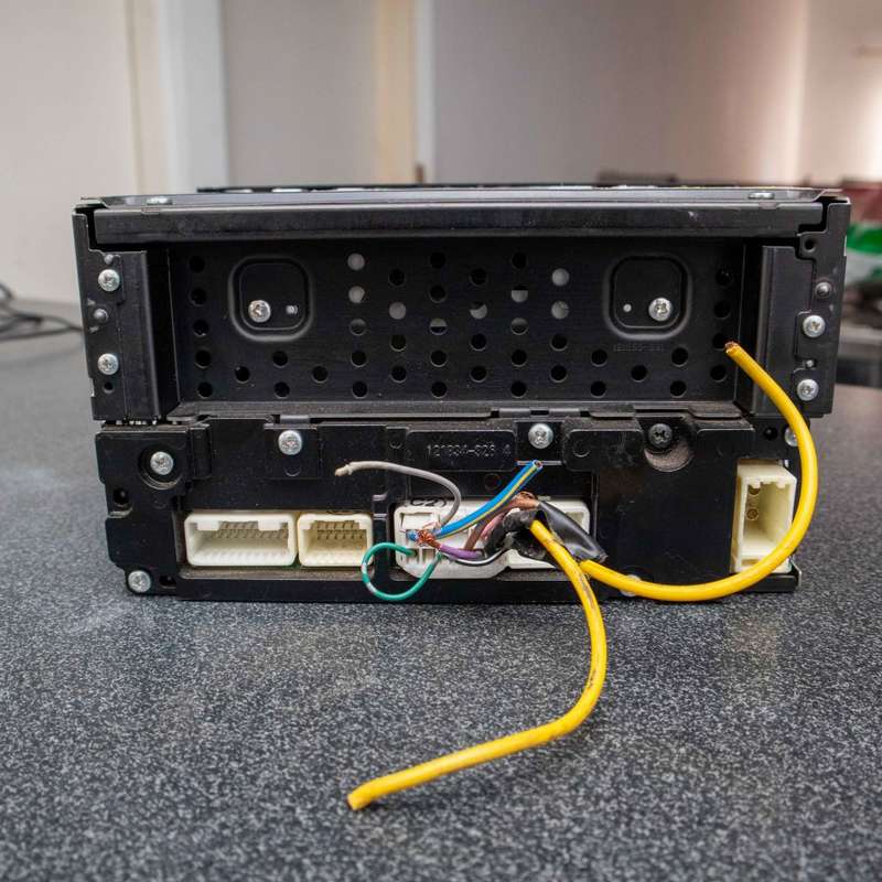 Toyota Hilux Stereo Radio Head Unit with CD Player - 86120-0k360