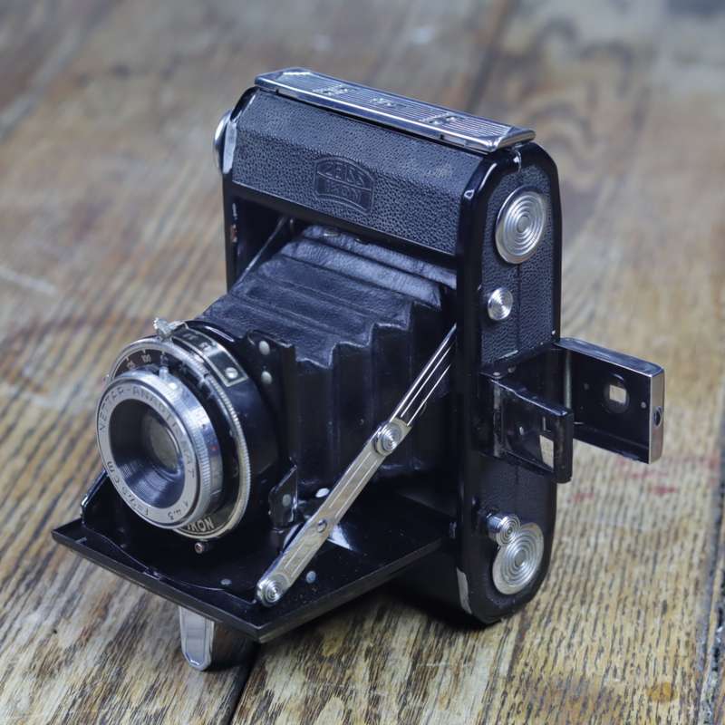 Zeiss Ikon Nettar 515 6x9 Format Folding Camera Nettar-Anastigmat Lens