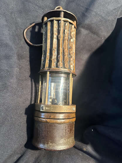 Wolf safety mining lamp  (American lamp)