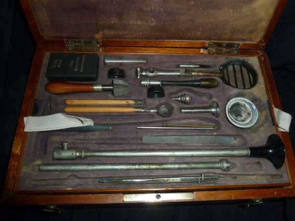 Science Chemistry kit in wooden box