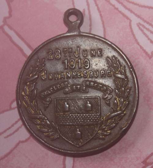 To commemorate the conclusion of the Great War - 1914 to 1919 - Peace with honour medal (JHB)