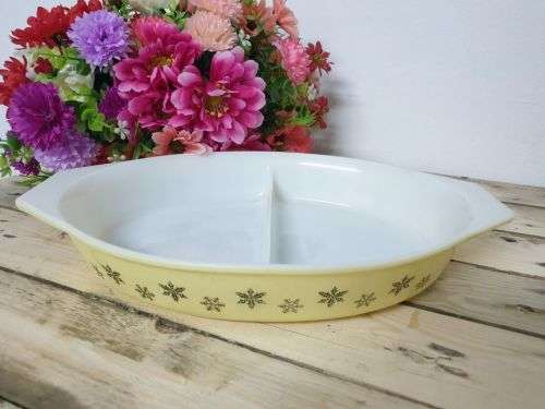 Vintage Pyrex Bowl