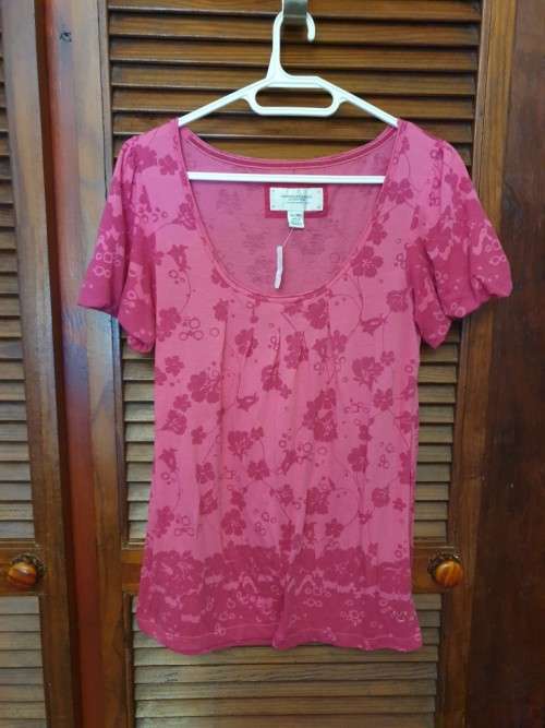 Ladies Top  (PURCHASED IN THE USA)