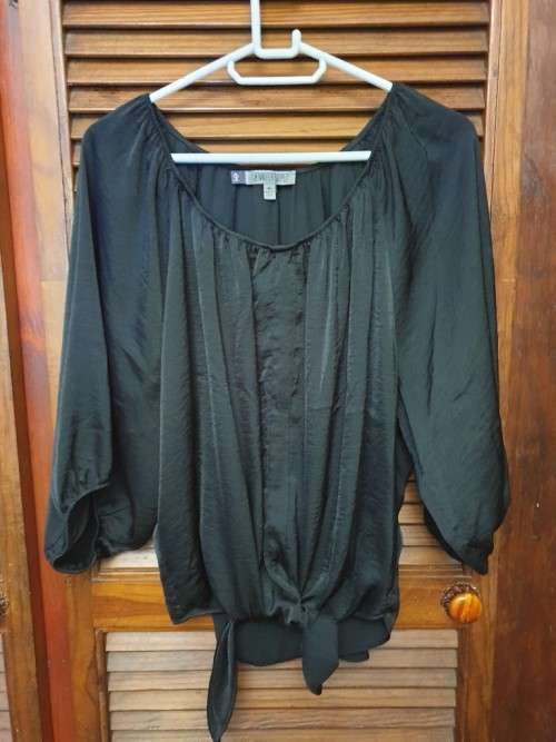 Ladies Top (PURCHASED IN THE USA)