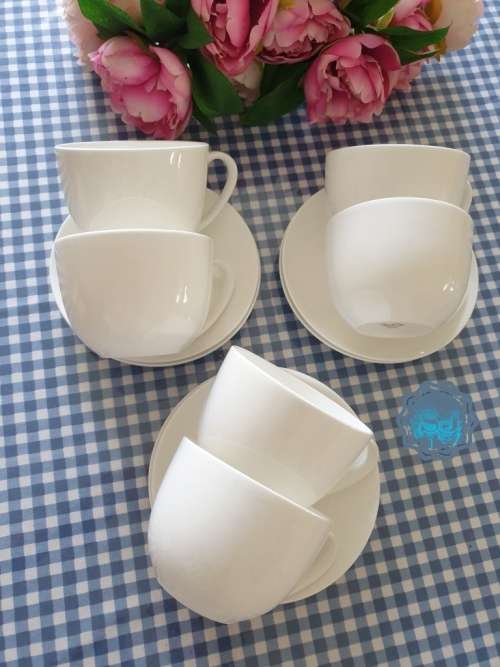 Maxwell and Williams - Cashmere Cups and Saucers (250 ml each cup)