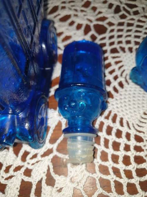Vintage Blue Glass Car Decanter With Man in Top Hat Stopper and Six Glasses