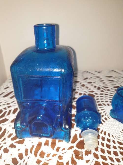 Vintage Blue Glass Car Decanter With Man in Top Hat Stopper and Six Glasses