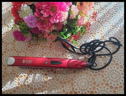 Russell Hobbs  Ceramic Hair Straightener | GOOD WORKING ORDER |