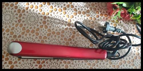 Russell Hobbs  Ceramic Hair Straightener | GOOD WORKING ORDER |
