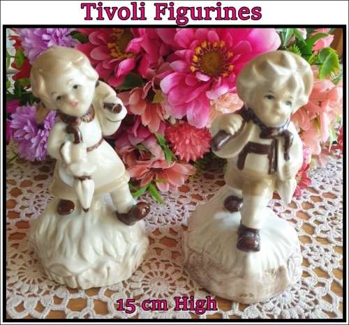 Gorgeous original `Tivoli` little porcelain figurines, fabulous on display