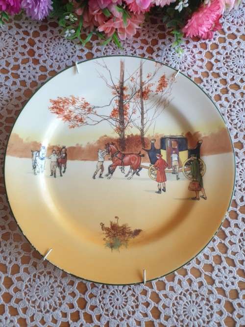 Royal Doulton Wall Plate  (26 cm Wide)