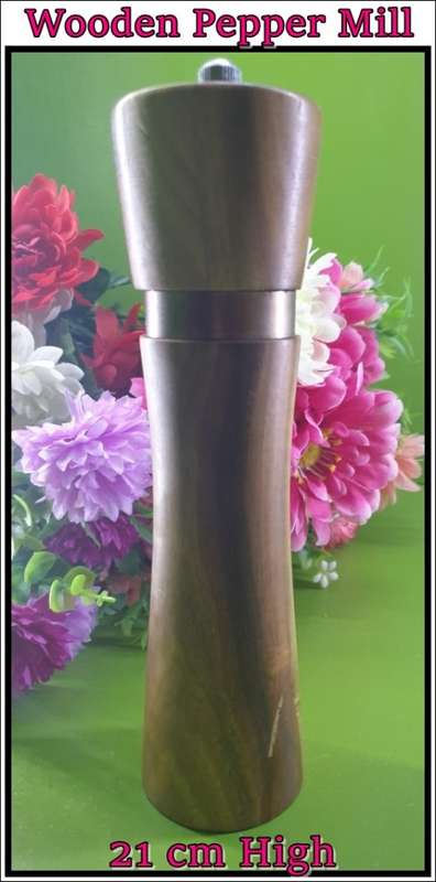 Wooden Pepper Mill/Grinder