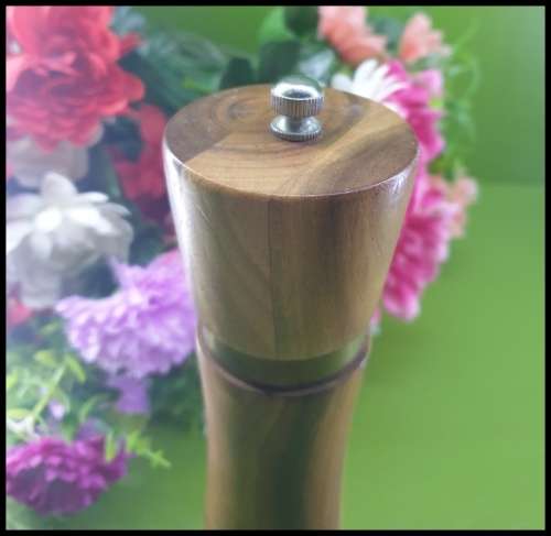 Wooden Pepper Mill/Grinder