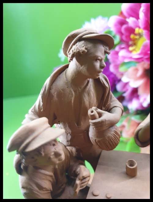 Grasso Italy Italian Terra Cotta Pottery Figurine