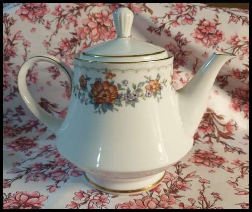 Noritake  Tremont Tea Set Just for You