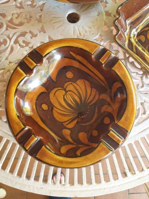 Brown Crockery Hawaii  Set Just for You