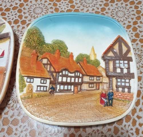 VINTAGE LEGEND PRODUCTS SCENIC 3D WALL PLATES PLAQUES MADE IN ENGLAND