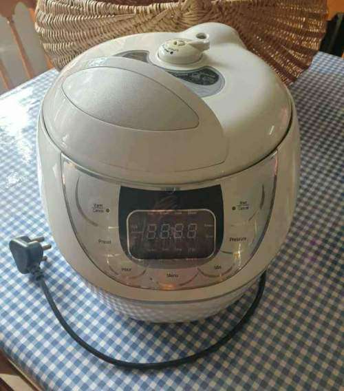 Russell hobbs pressure cooker