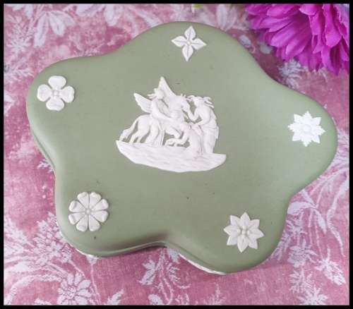 Small Wedgwood Green Jasperware  Starfish Shaped Box