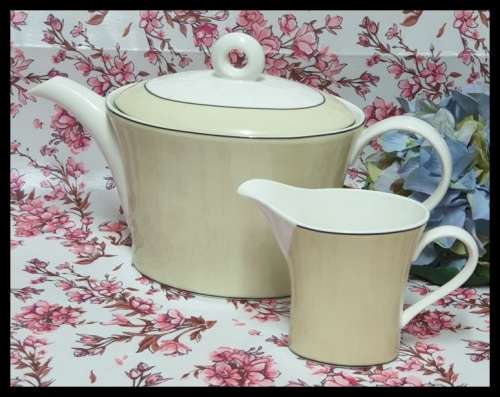 Boardmans Coffee Pot and Milk Pourer
