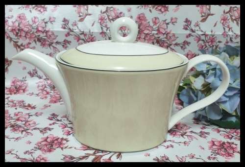 Boardmans Coffee Pot and Milk Pourer