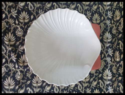 POOLE POTTERY LARGE SCALLOP SHELL SHAPED DISH