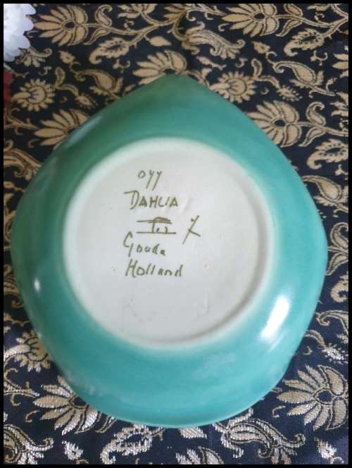 GOUDA    Bowl