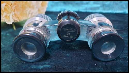 Opera Glasses - Excellent - Vintage in original box  binoculars