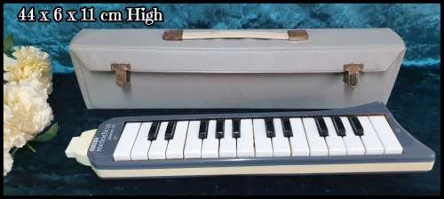 Vintage Hohner Melodica Piano 26 . Stunning condition from the 60`s