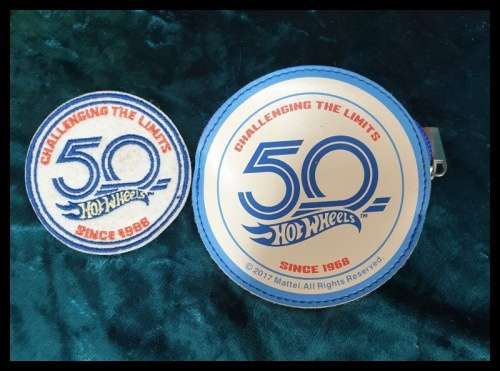 Hot Wheels Badge and Pouch