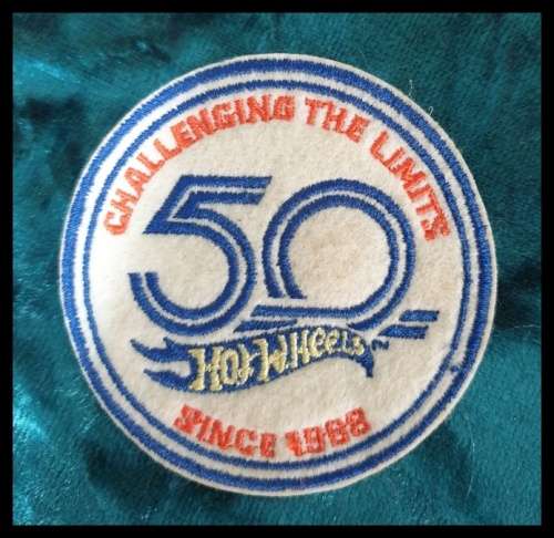 Hot Wheels Badge and Pouch