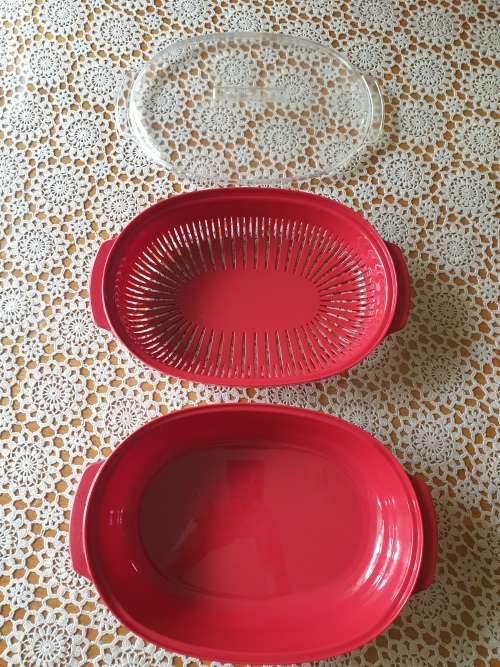 KitchenAid Universal Microwave Red Steamer 3 piece (Purchased in the USA)