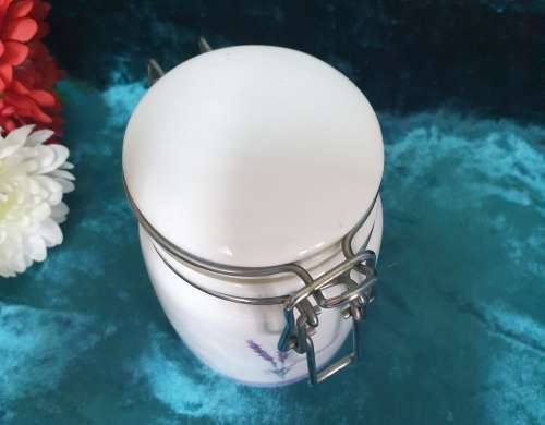Small Storage Jar for Your Kitchen