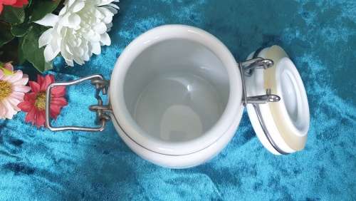 Small Storage Jar for Your Kitchen