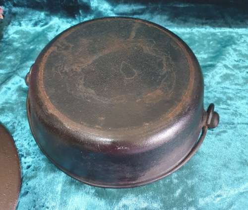 Vintage Cast Iron Pot