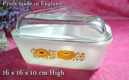 Vintage English Pyrex Sunflower Triangle Dish with Lid