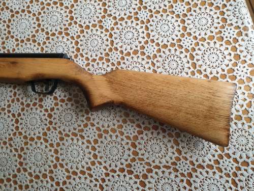 Slavia 630 model 77 air rifle with free scope . PERFECT WORKING ORDER .