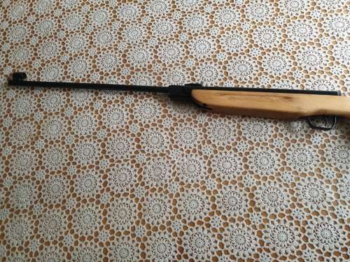 Slavia 630 model 77 air rifle with free scope . PERFECT WORKING ORDER .