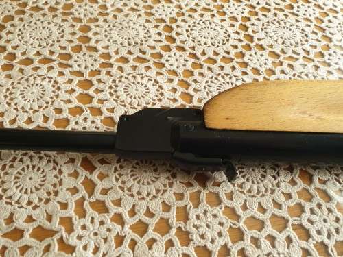 Slavia 630 model 77 air rifle with free scope . PERFECT WORKING ORDER .