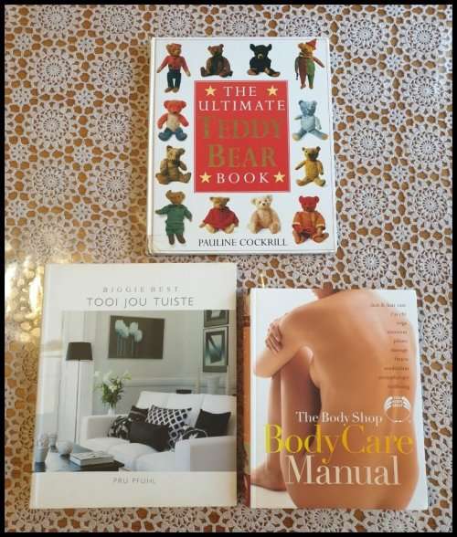 Books for Sale  (LOT 20)