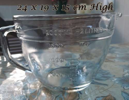 Anchor Hocking fire king 2 l  measuring Jug made in the USA