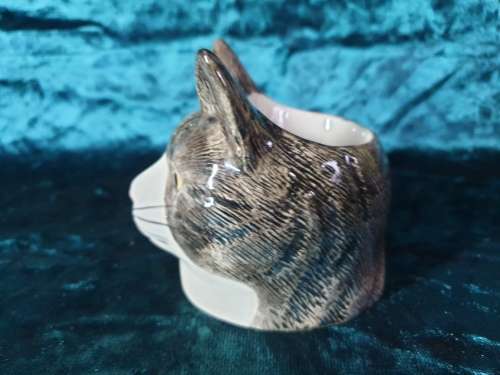 Quail Ceramics  Cat