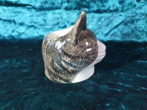 Quail Ceramics  Cat