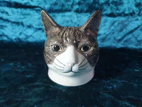 Quail Ceramics  Cat